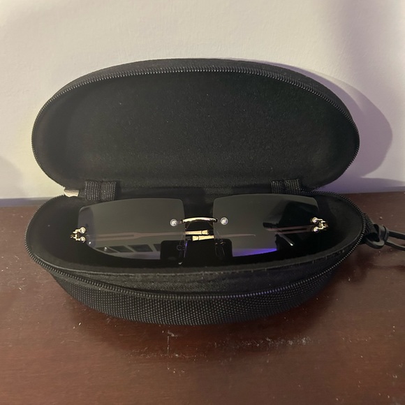 glasses - Picture 2 of 3